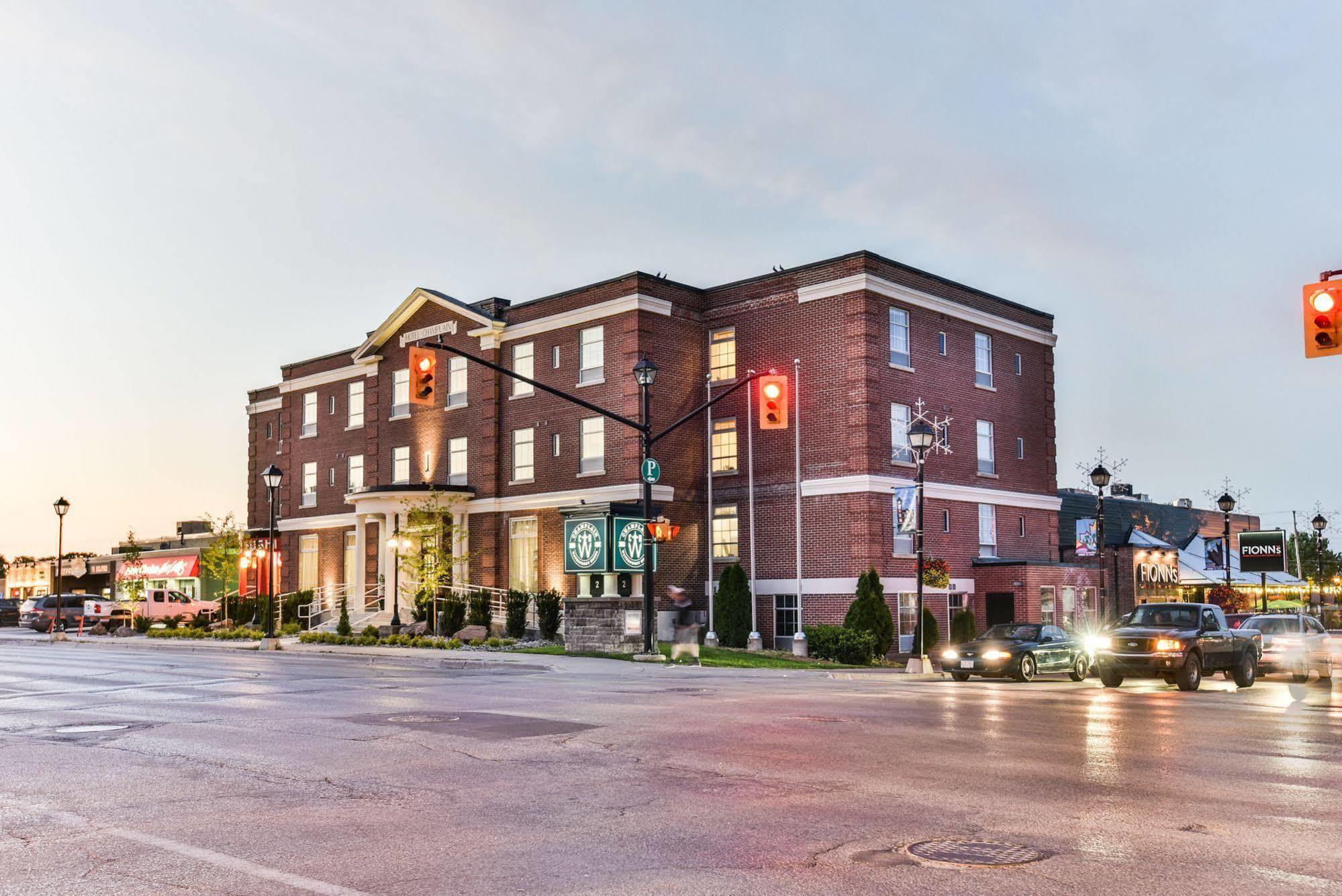 The Champlain Waterfront Hotel Ascend Hotel Collection Orillia Bagian luar foto